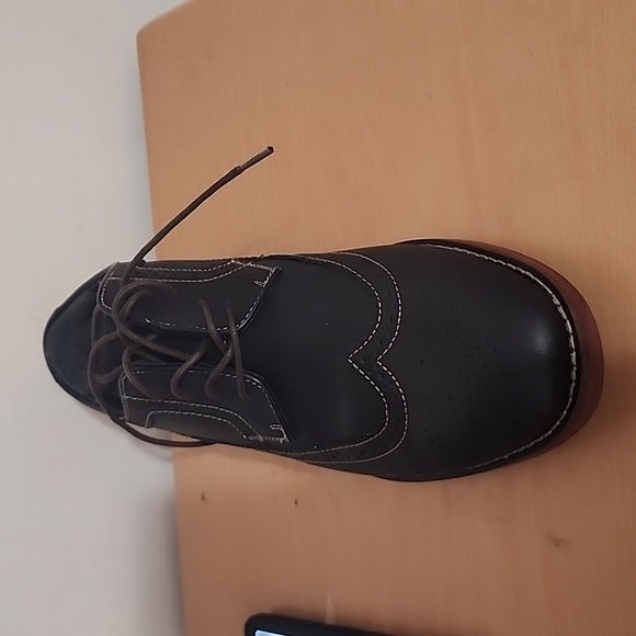 G.H Bass -Jack Navy Blue wingtip size 10. - Picture 8 of 16